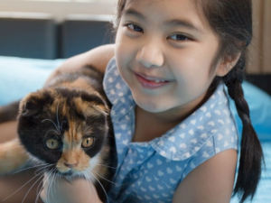 Cómo reducir la ansiedad al dejar a tus hijos o mascotas solos en casa