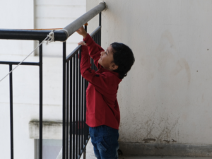 Cómo dar autonomía con mallas de seguridad para niños pequeños
